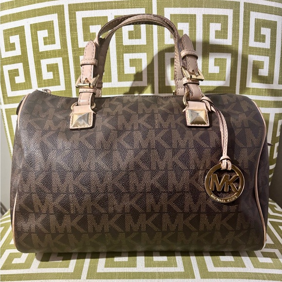 3PC Michael Kors Grayson Signature Monogram Satchel, Wristlet, & Dust Bag - Picture 5 of 14